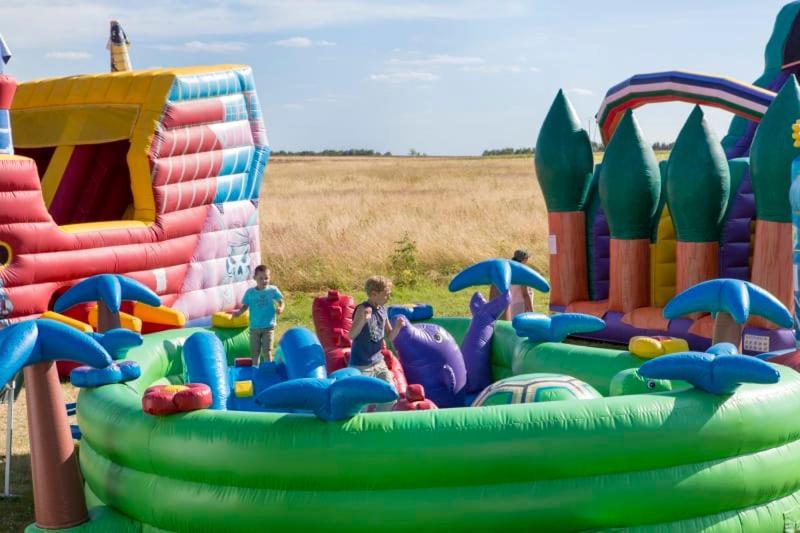 Camping Officiel Siblu Domaine De Dugny Onzain Exterior foto