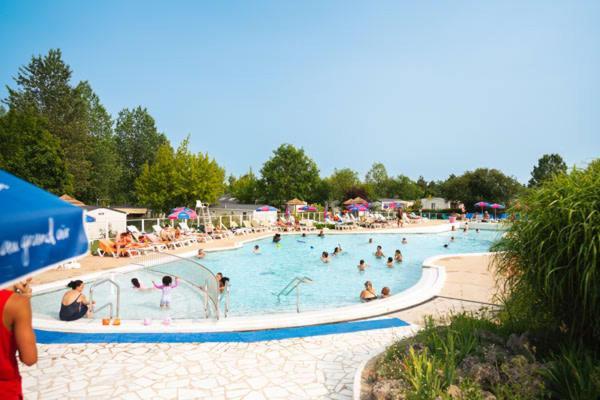 Camping Officiel Siblu Domaine De Dugny Onzain Exterior foto