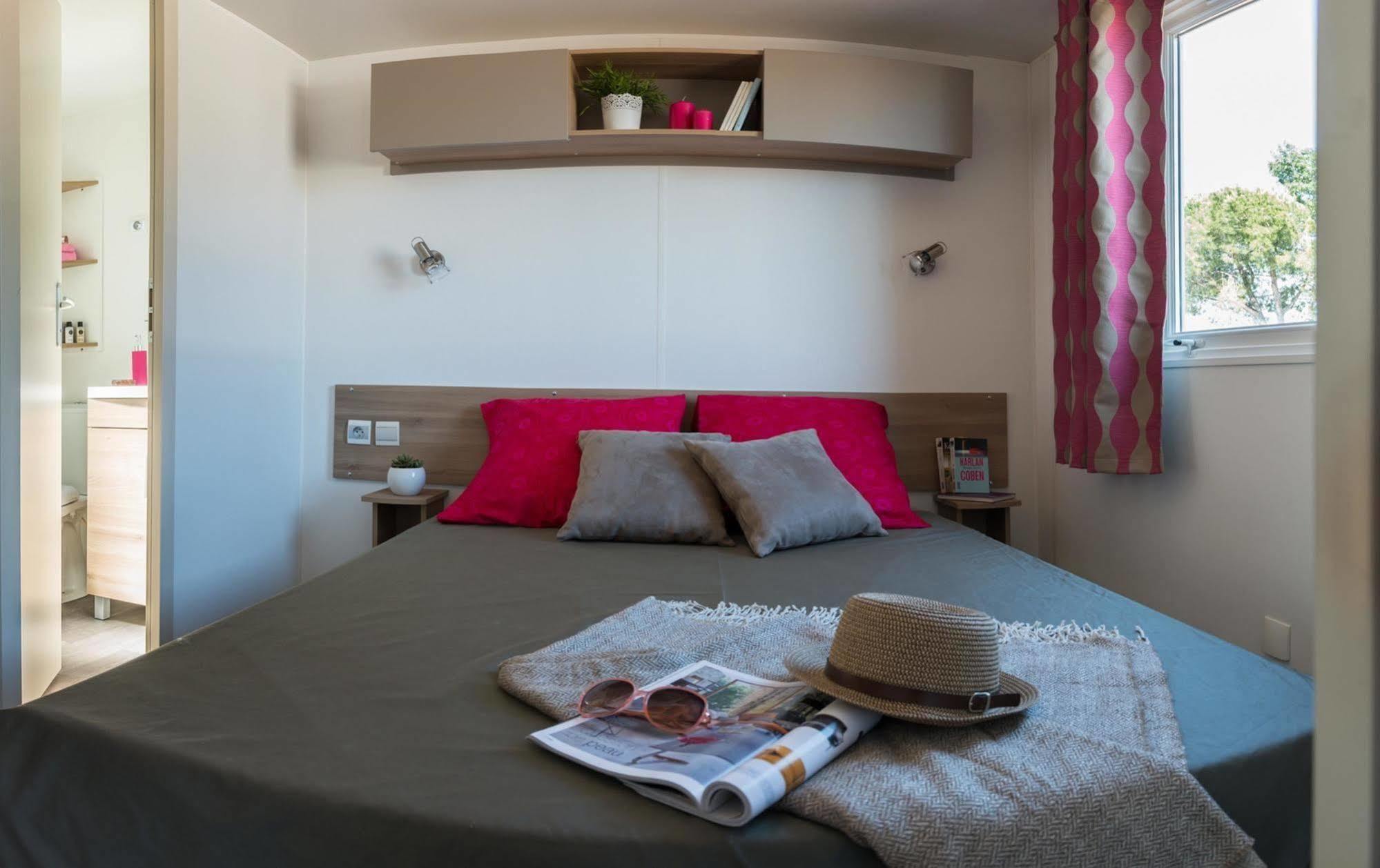 Camping Officiel Siblu Domaine De Dugny Onzain Exterior foto